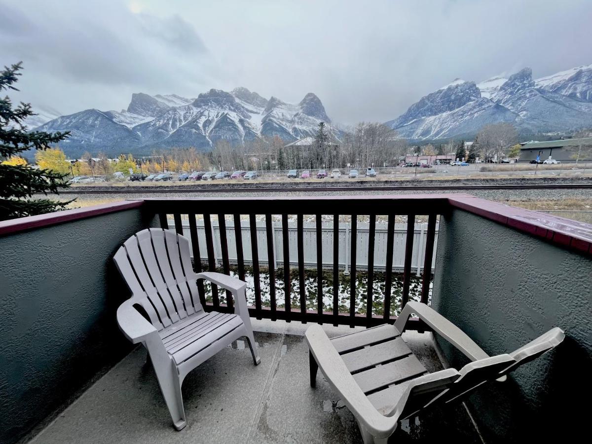 Canadian Rockies Chalets Canmore Exterior photo
